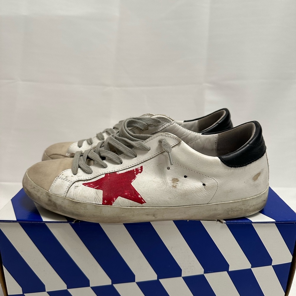 White and Red golden goose men